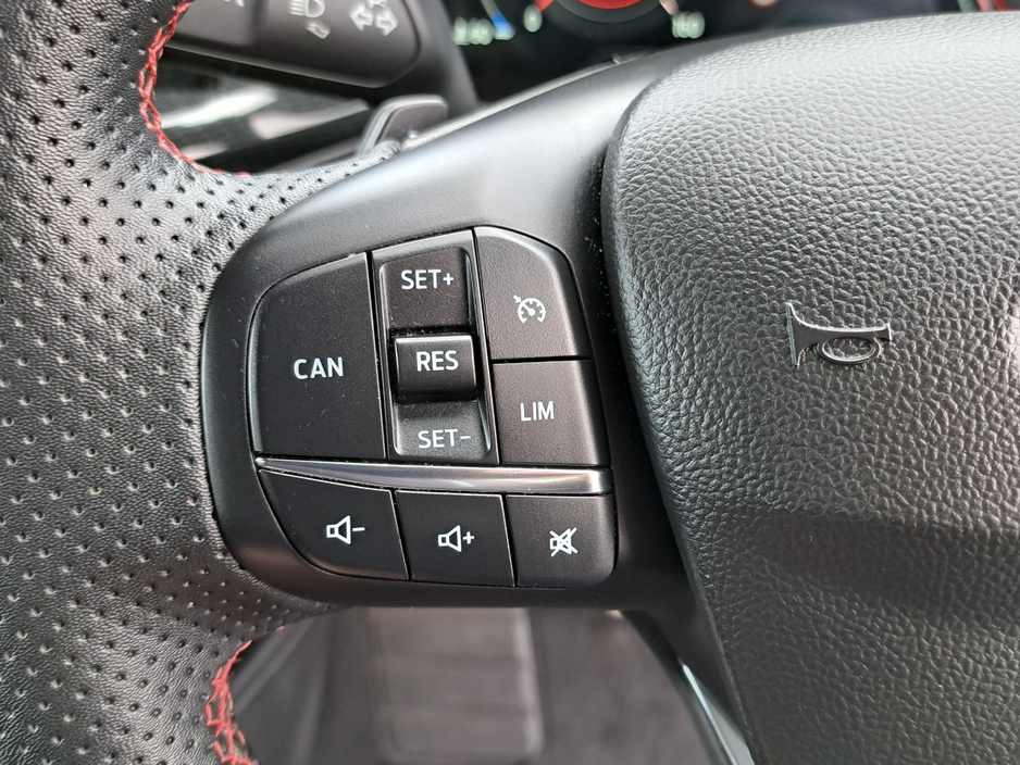 2023 Ford Focus - image 23