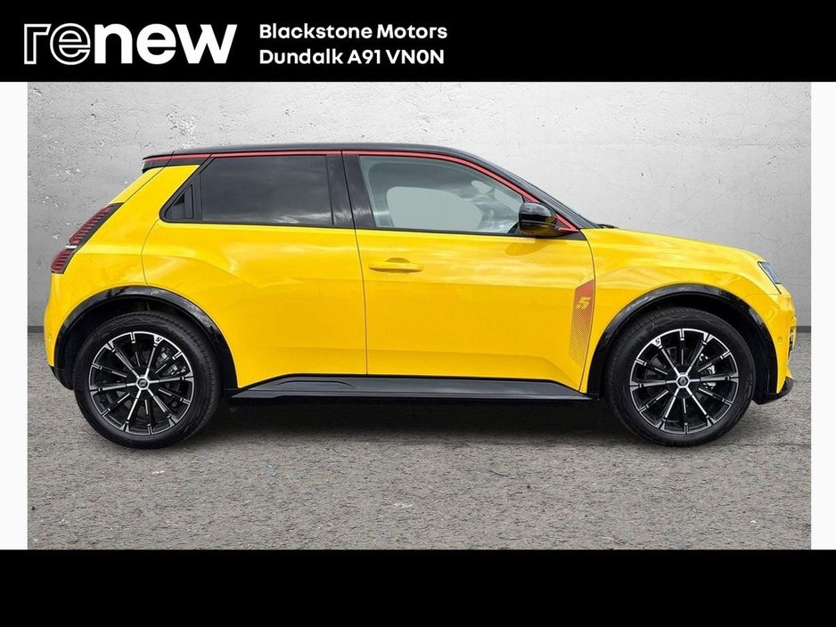 2025 Renault 5 - image 7