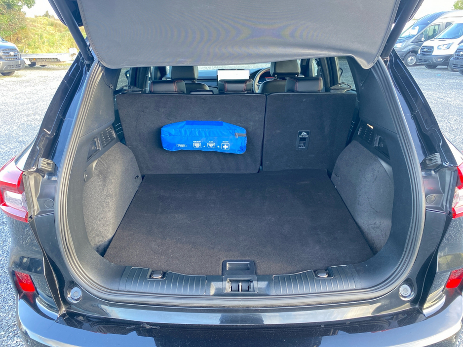 2025 Ford Kuga - image 23