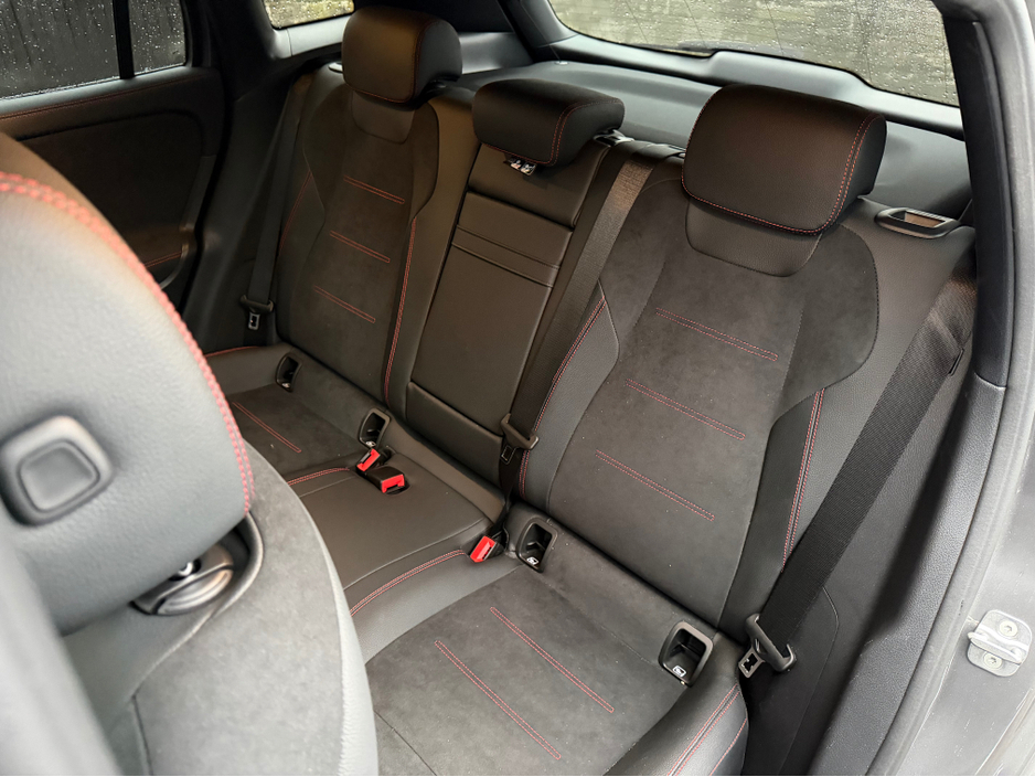 2025 Mercedes-Benz EQA 250 PLUS URBAN EDITION//GREAT SPEC//SIMI AND AA DEALER €44,950