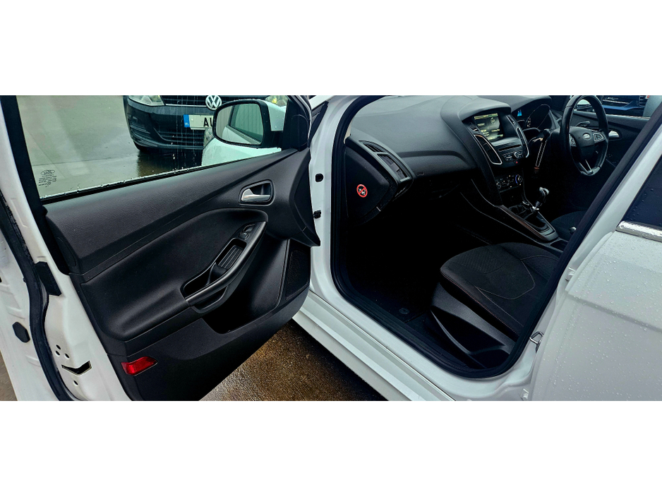 2016 Ford Focus ZETEC S 1.0 ECO 125BHP LOW MILES €9,750