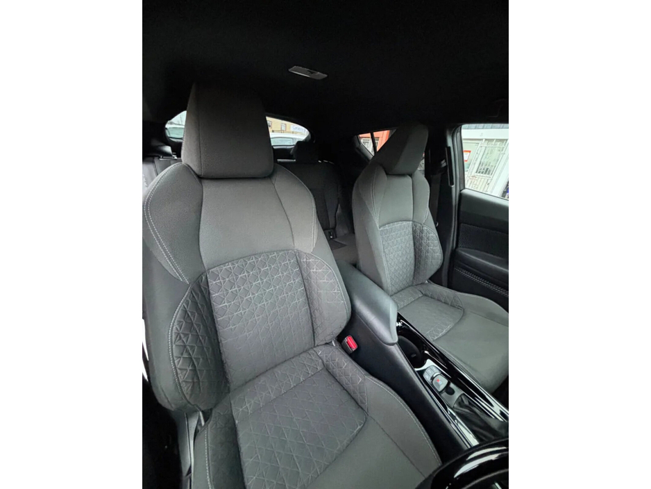 2022 Toyota C-HR 1.8 HYBRID SPORT BITONE €22,950