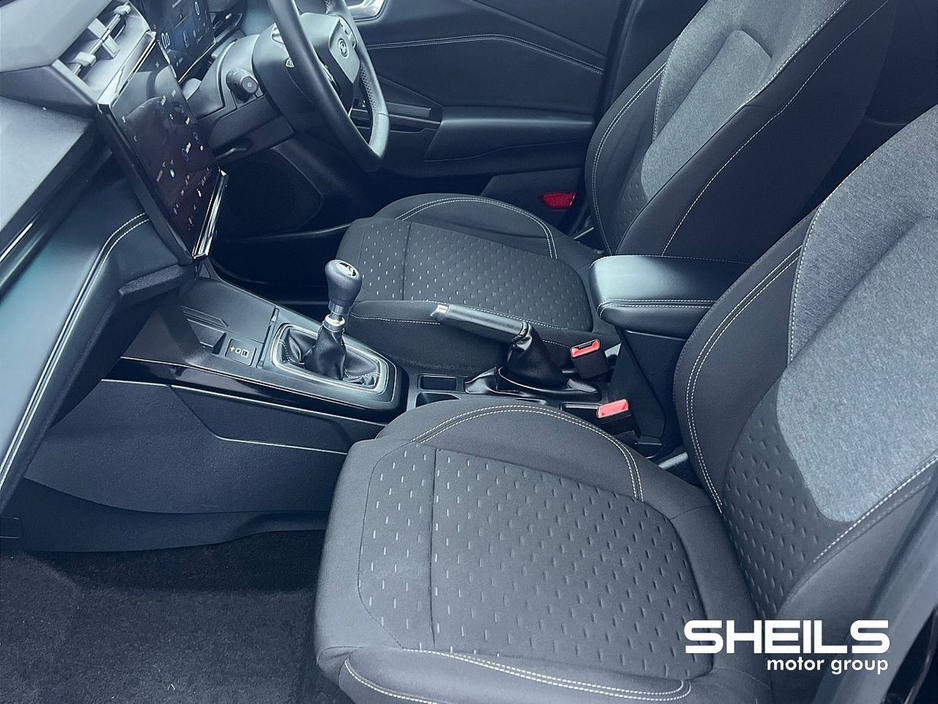 2025 Ford Puma - image 5