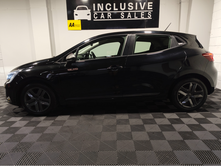 2022 Renault Clio - image 21