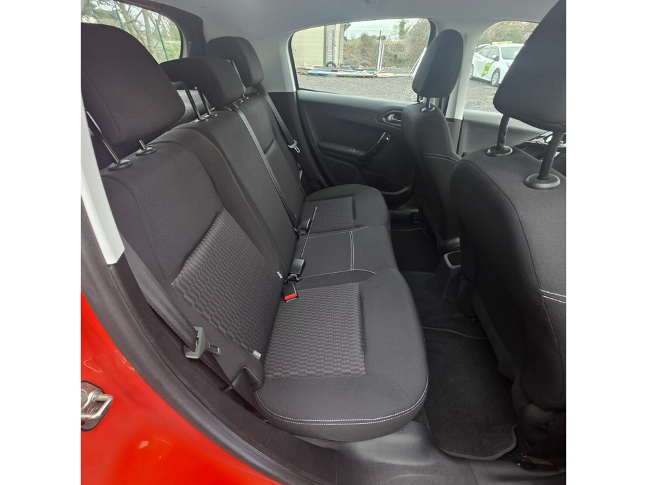 2017 Peugeot 208 1.2 PureTech 68bhp Access 3 dr €9,950