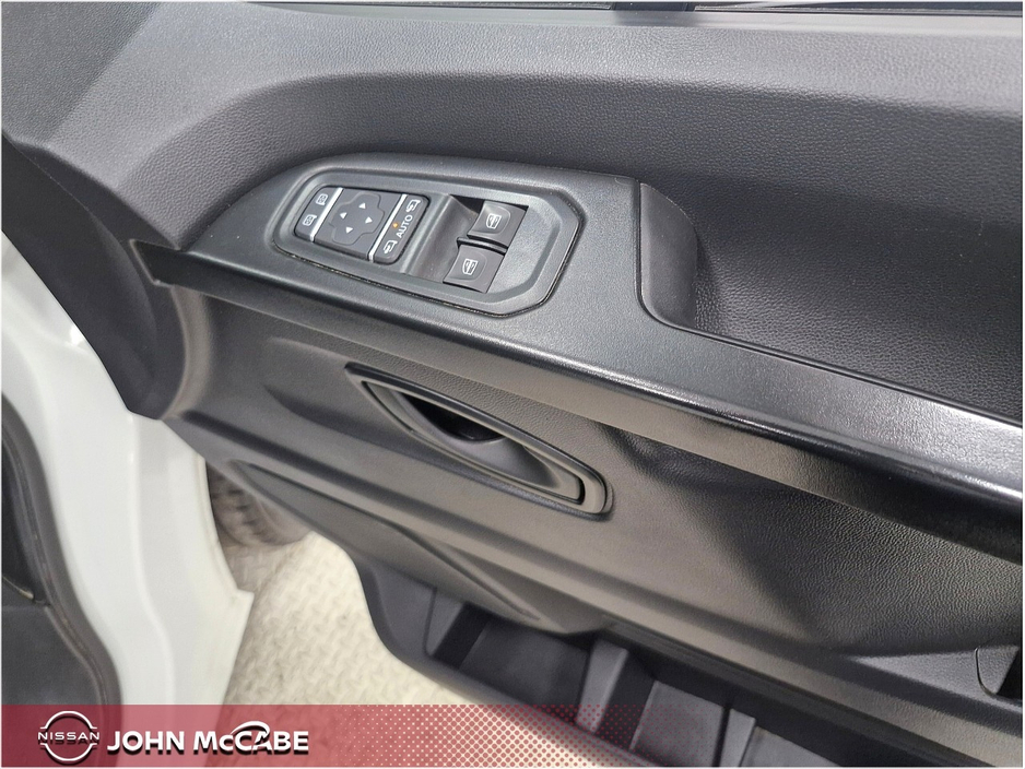 2025 Nissan Primastar - image 26