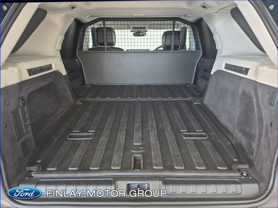 2024 Land Rover Discovery - image 22