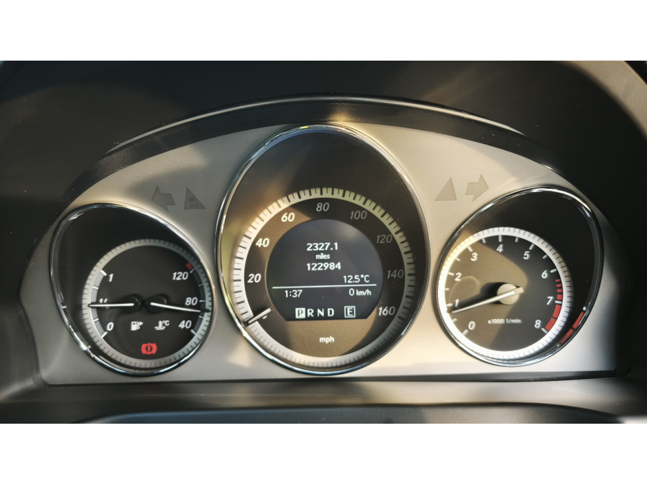 2010 Mercedes-Benz C Class - image 24