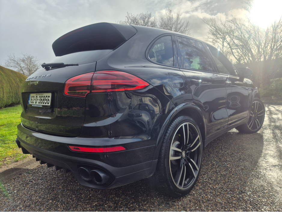 2016 Porsche Cayenne 3.0 S E-HYBRID 5DR AUTO €32,995