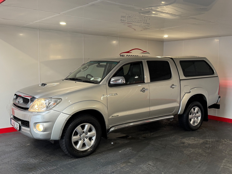 2011 Toyota Hilux - image 11