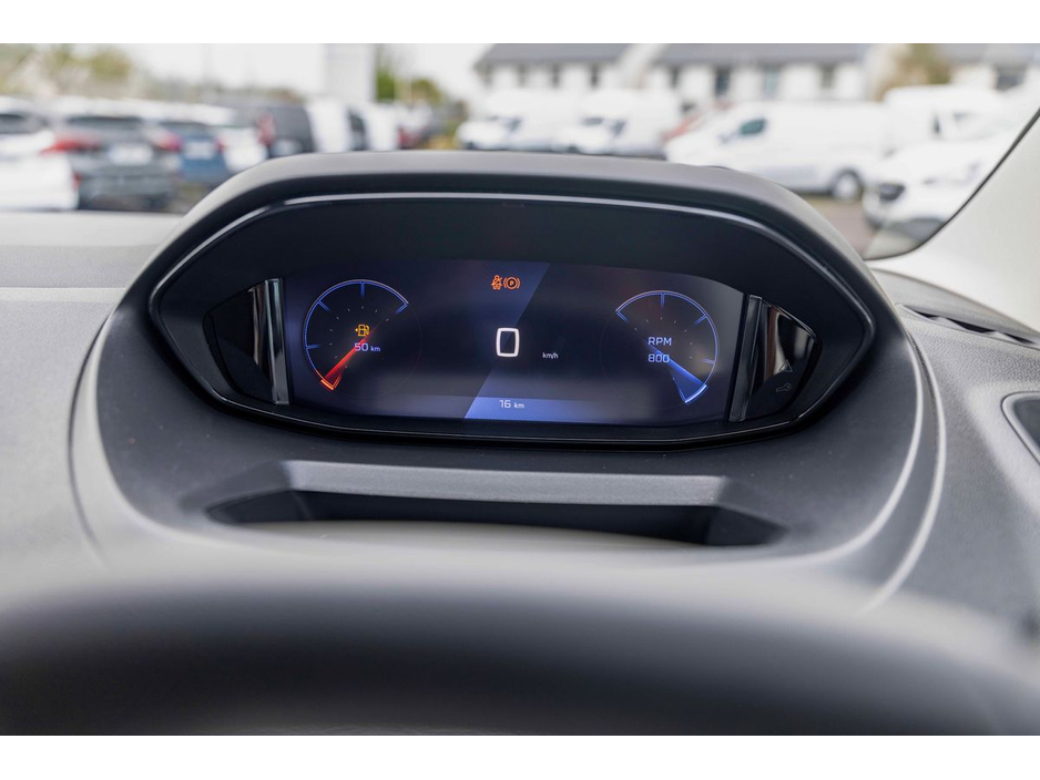 2026 Peugeot Partner - image 9