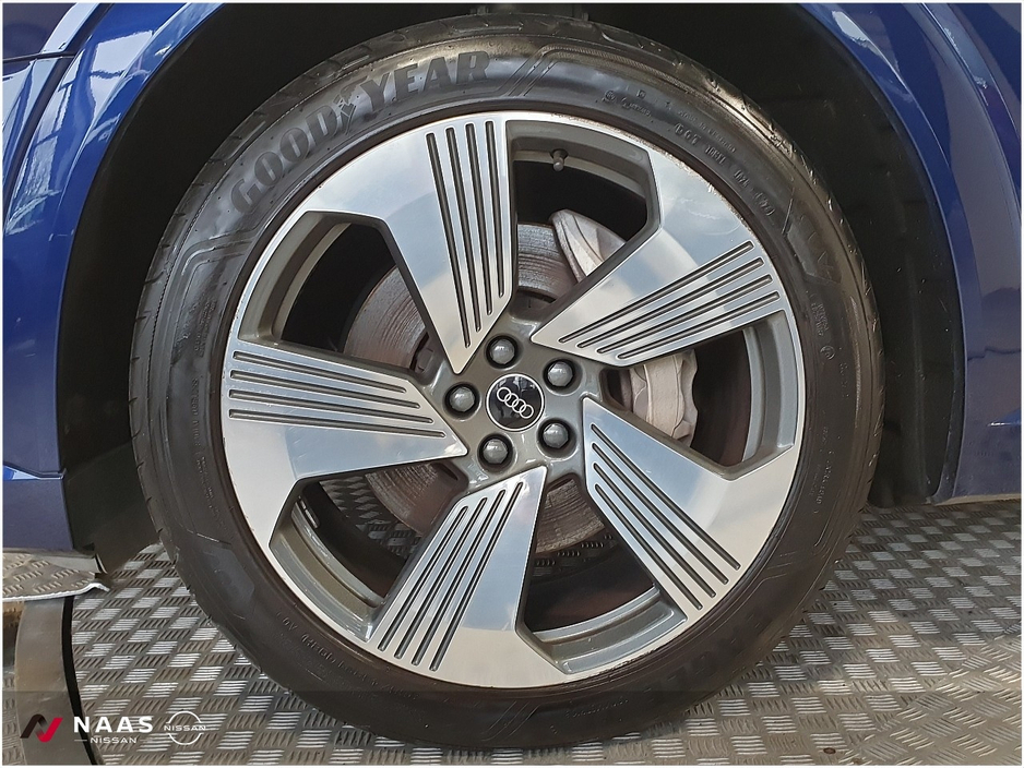 2022 Audi e-tron - image 6