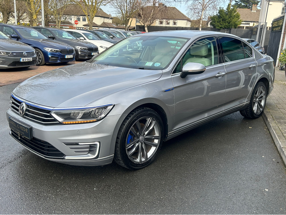 2018 Volkswagen Passat - image 38