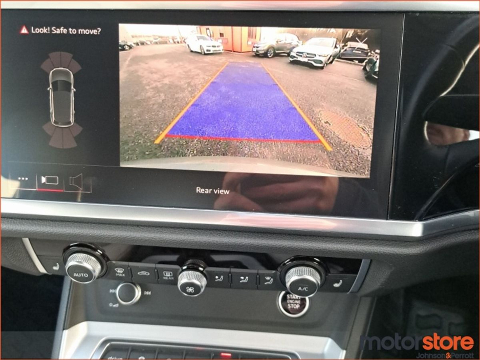 2023 Audi Q3 - image 10