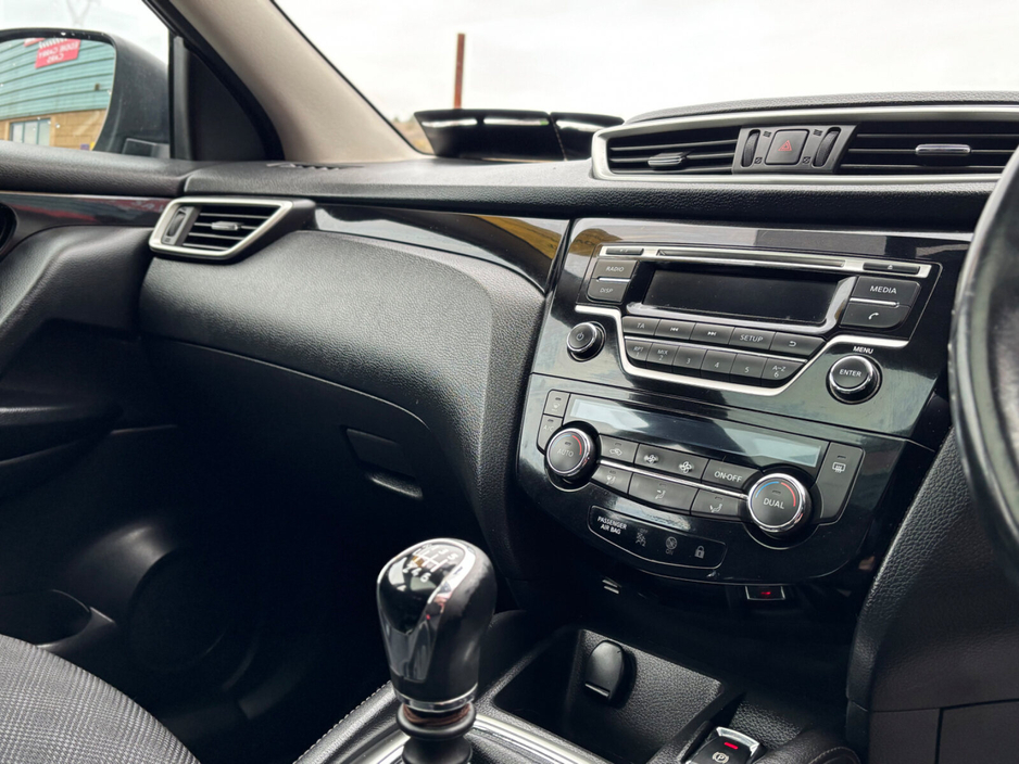 2016 Nissan Qashqai - image 8