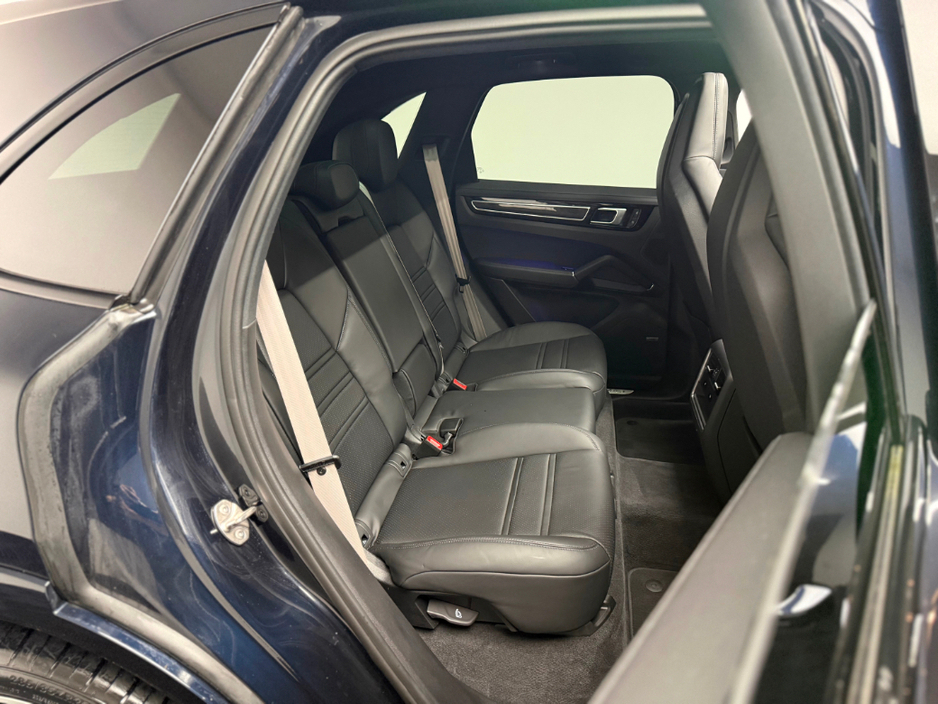 2023 Porsche Cayenne PLATINUM ED 3.0 V6 E-HYBRID *HUGE SPEC* €87,990