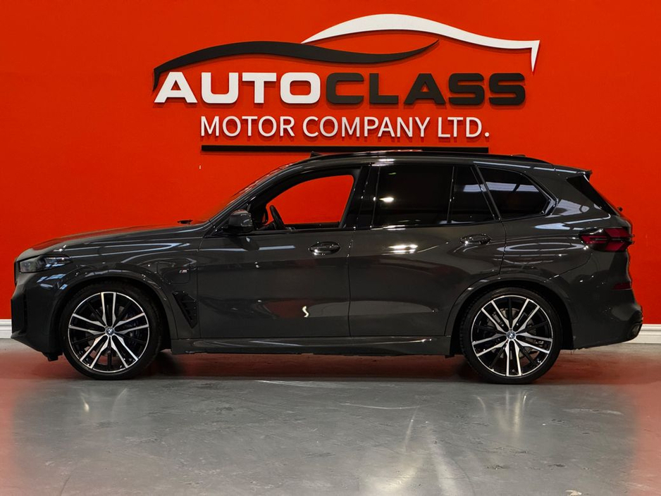 2025 BMW X5 - image 7