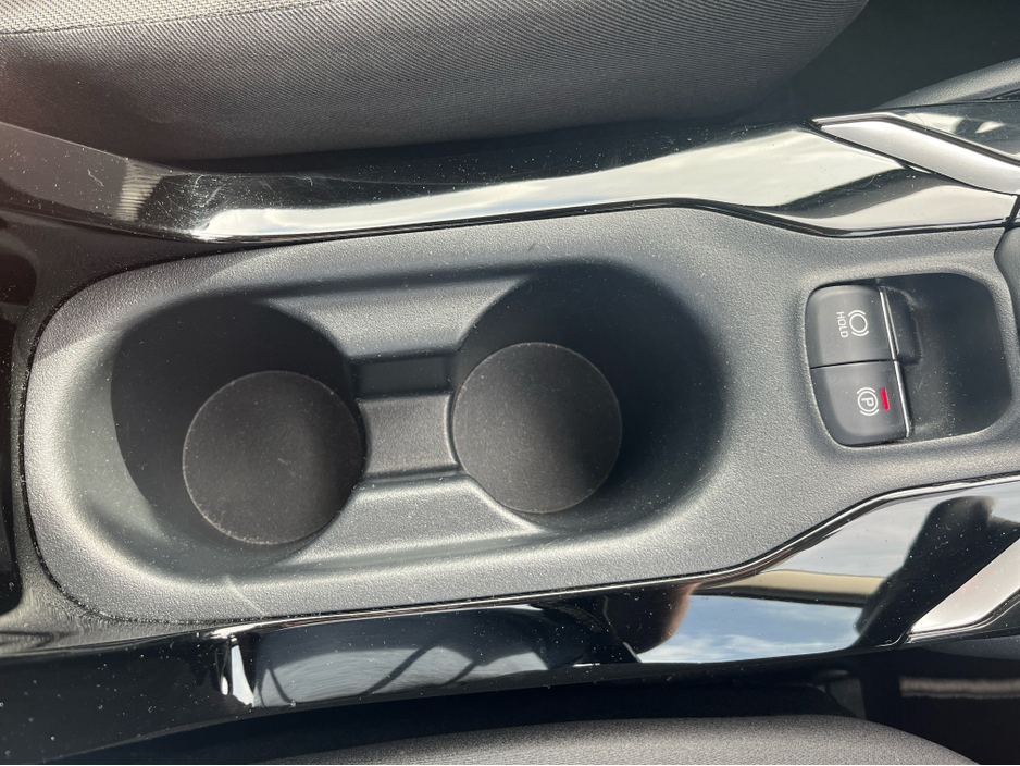 2022 Toyota Corolla - image 18