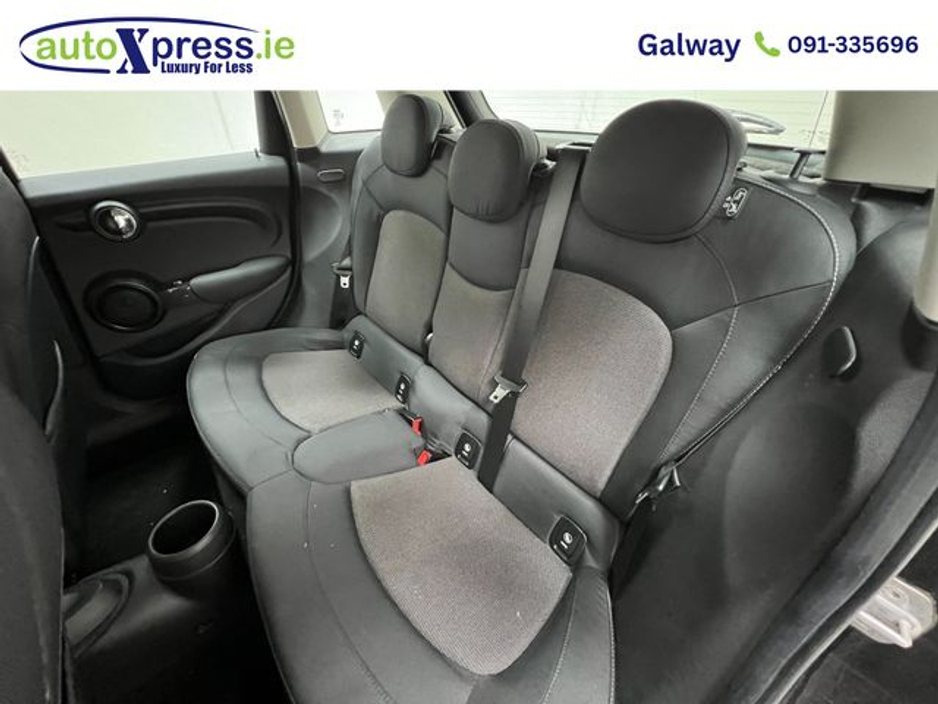 2016 MINI Cooper 1.2 Automatic, Reversing camera €13,895