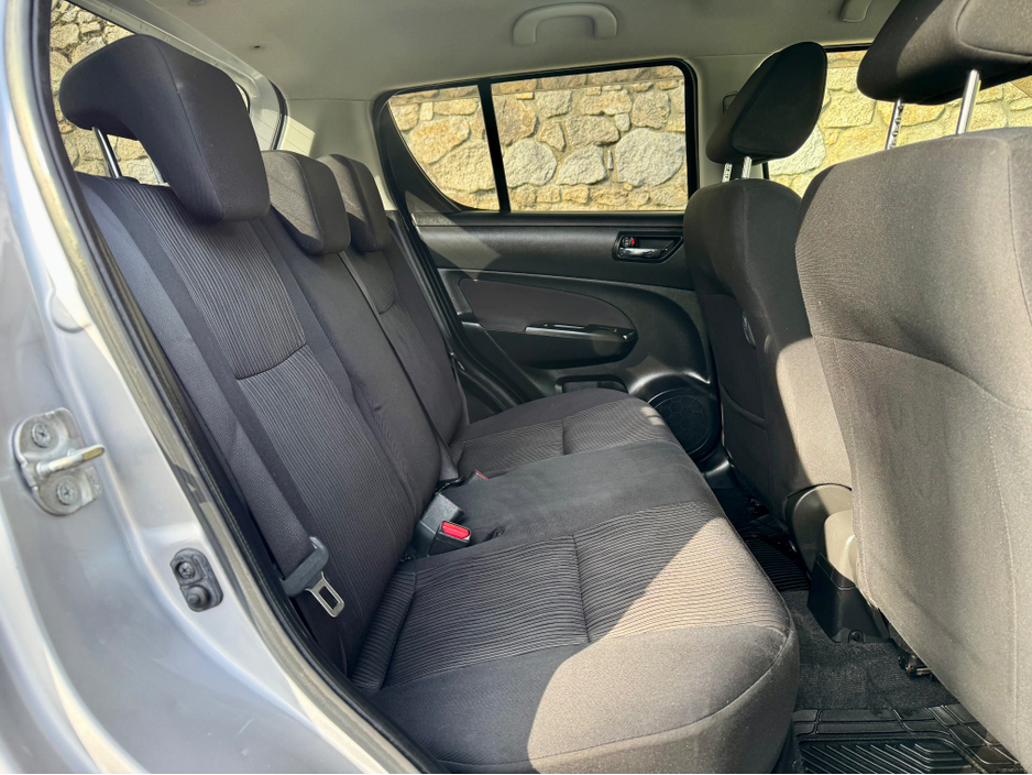 2013 Suzuki Swift - image 17