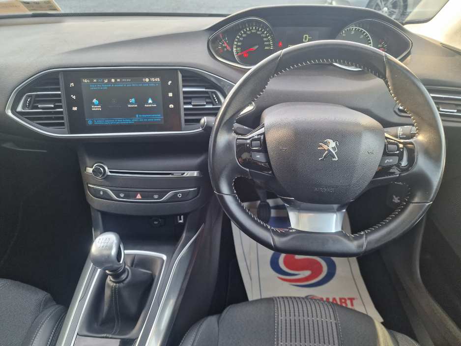 2019 Peugeot 308 - image 7