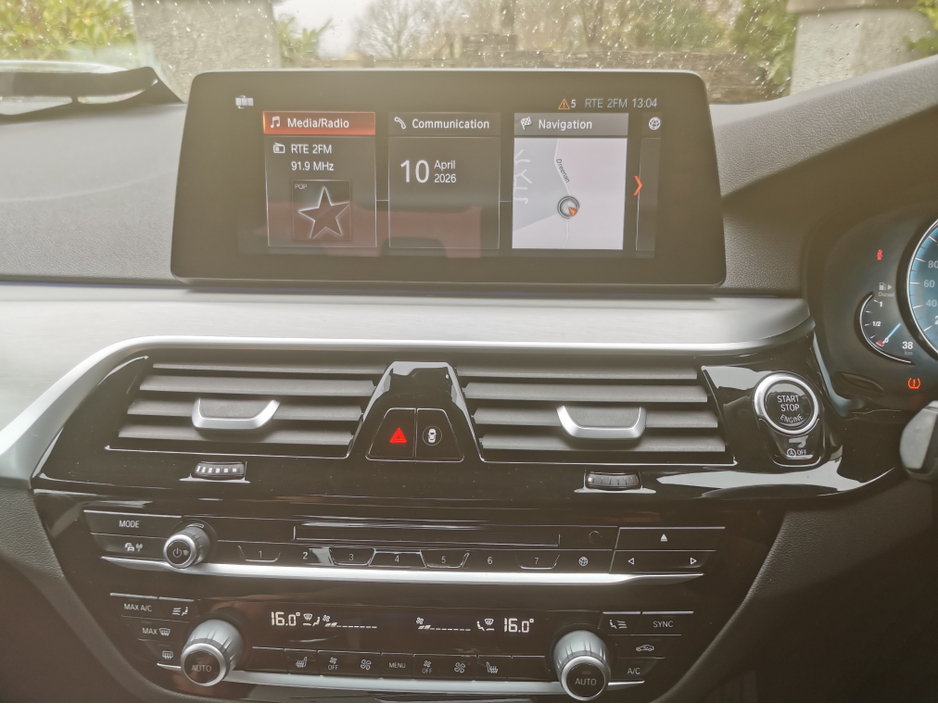 2018 BMW 5 Series - image 16