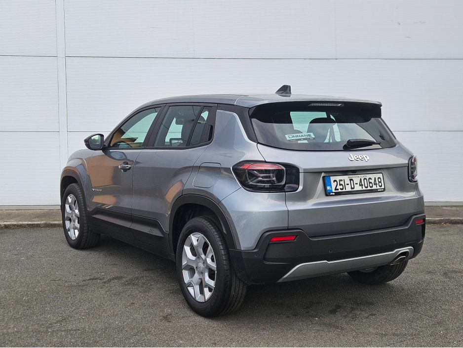 2025 Jeep Avenger - image 10