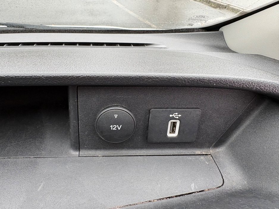 2021 Ford Transit - image 20