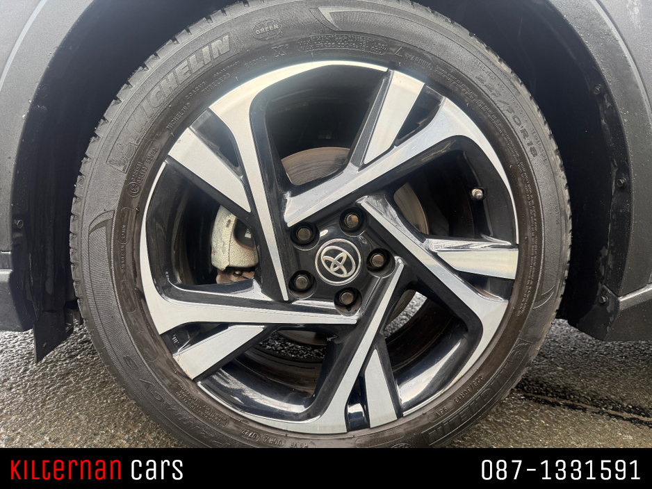 2022 Toyota C-HR - image 15