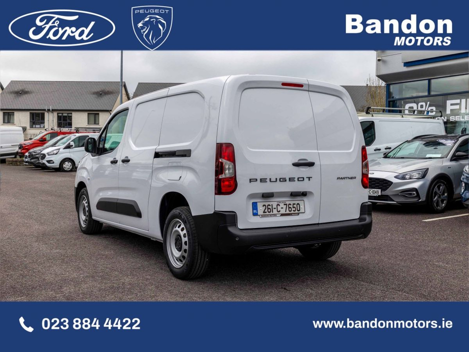 2026 Peugeot Partner - image 4