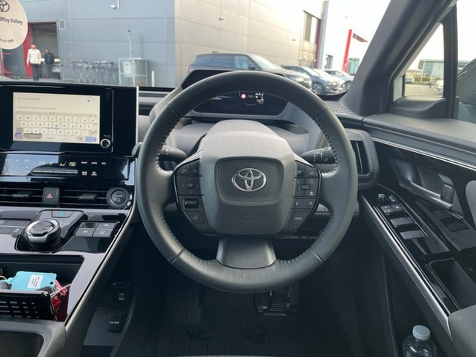 2024 Toyota bZ4X - image 10