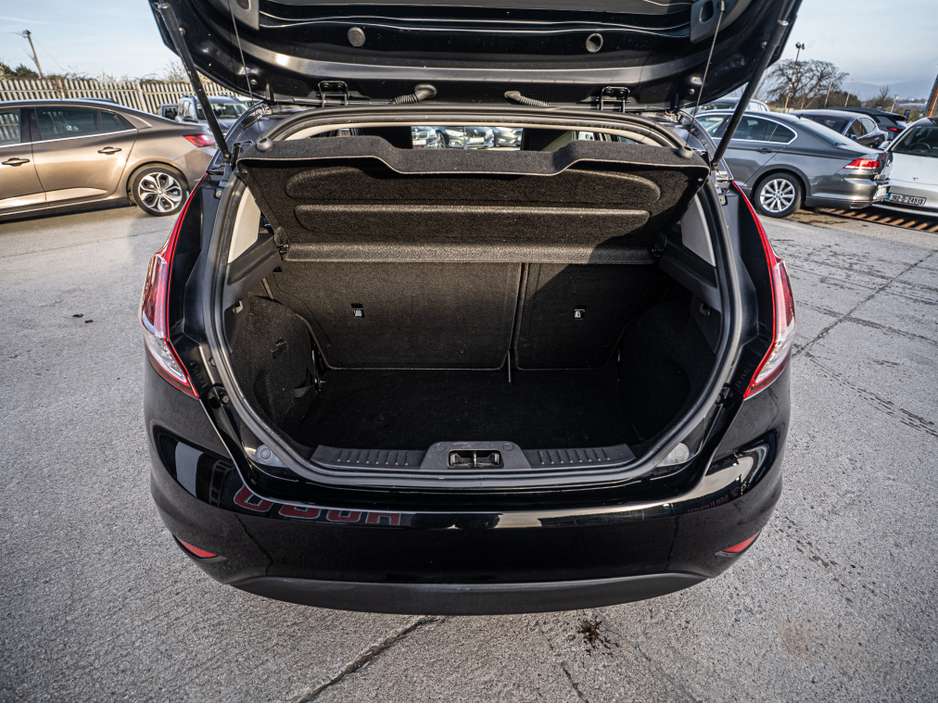 2017 Ford Fiesta - image 22