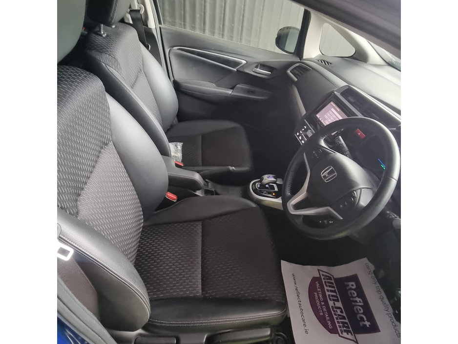 2016 Honda Fit - image 8