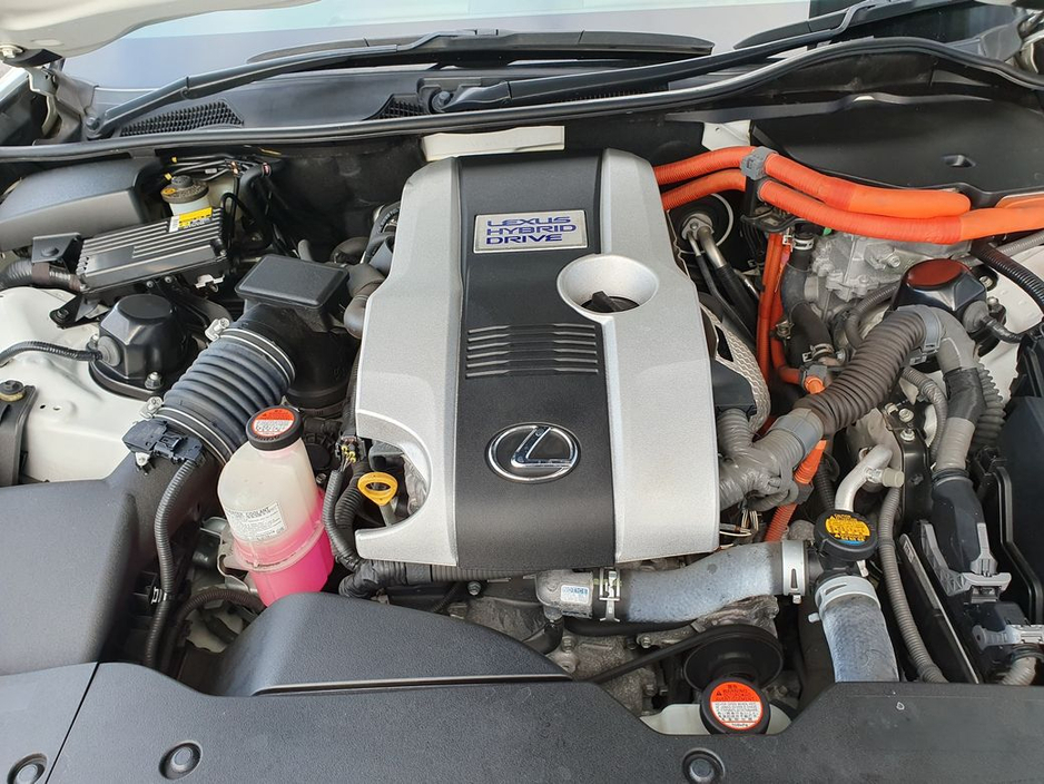 2014 Lexus GS 300 H - image 27