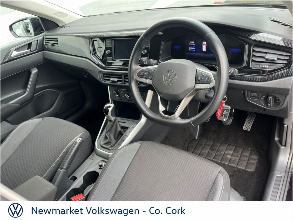 2023 Volkswagen Polo - image 4