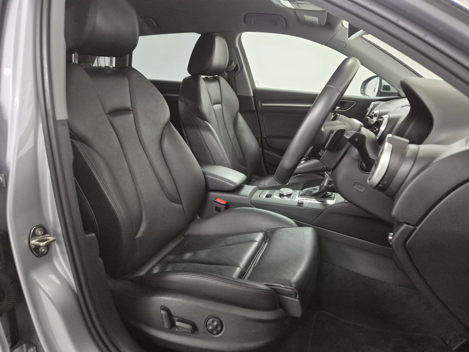 2019 Audi A3 SPORT LUXURY PACK**1.4 TFSI AUTO**FULL LEATHER**FULL ELECTRIC HEATED SEATS**FACELIFT SPORT MODEL**APPLE AND ANDROID CARPLAY**DIGITAL DASH**IRISH MAPS**KEYLESS ENTRY**WARRANTY AVAILABLE**FINANCE €21,949