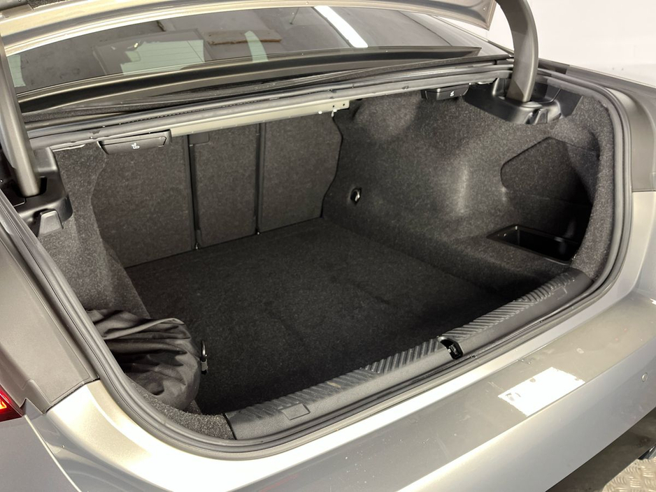 2024 BMW 5 Series - image 12