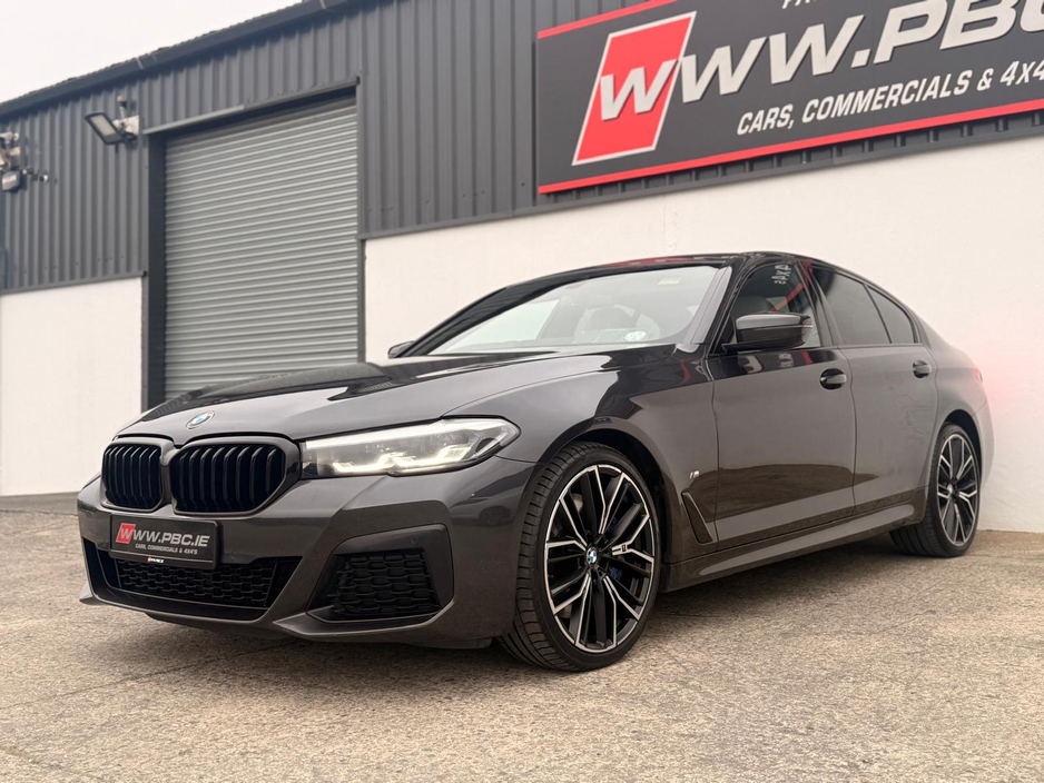 2022 BMW 5 Series - image 6