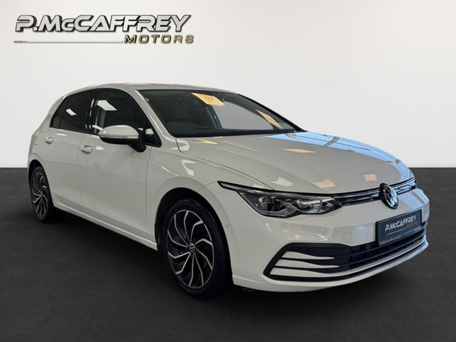 2022 Volkswagen Golf - image 3