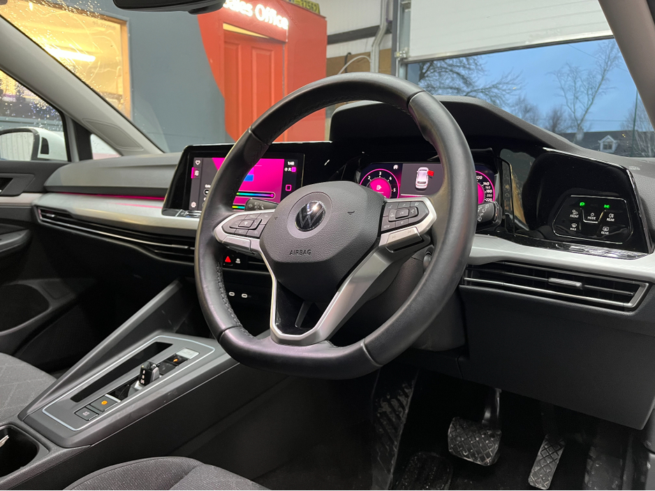 2023 Volkswagen Golf €29950! 2023 VOLKSWAGEN GOLF TDI ACTIVE ADVANCED 2.0 AUTOMATIC / CRUISE CONTROL / REVERSE CAMERA / HEATED SEATS / AMBIENT LIGHTS / PADDLE SHIFTERS €29,950