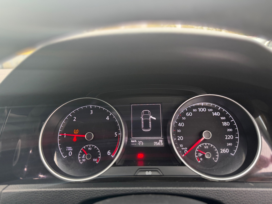 2016 Volkswagen Golf - image 13