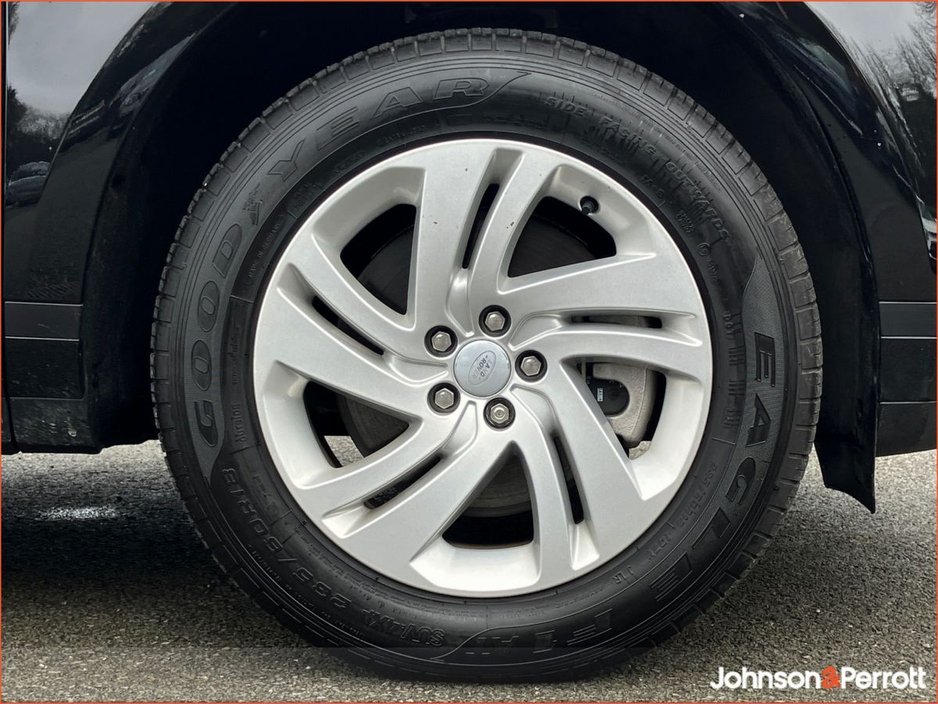 2025 Land Rover Range Rover Evoque - image 9