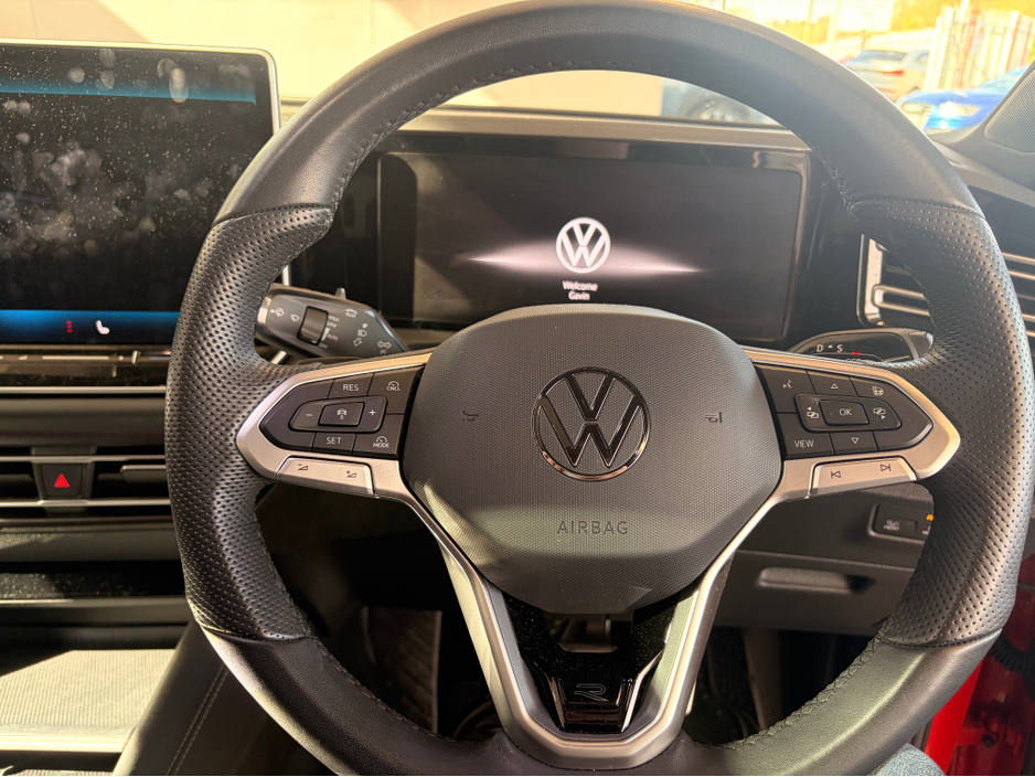 2024 Volkswagen Tiguan - image 9