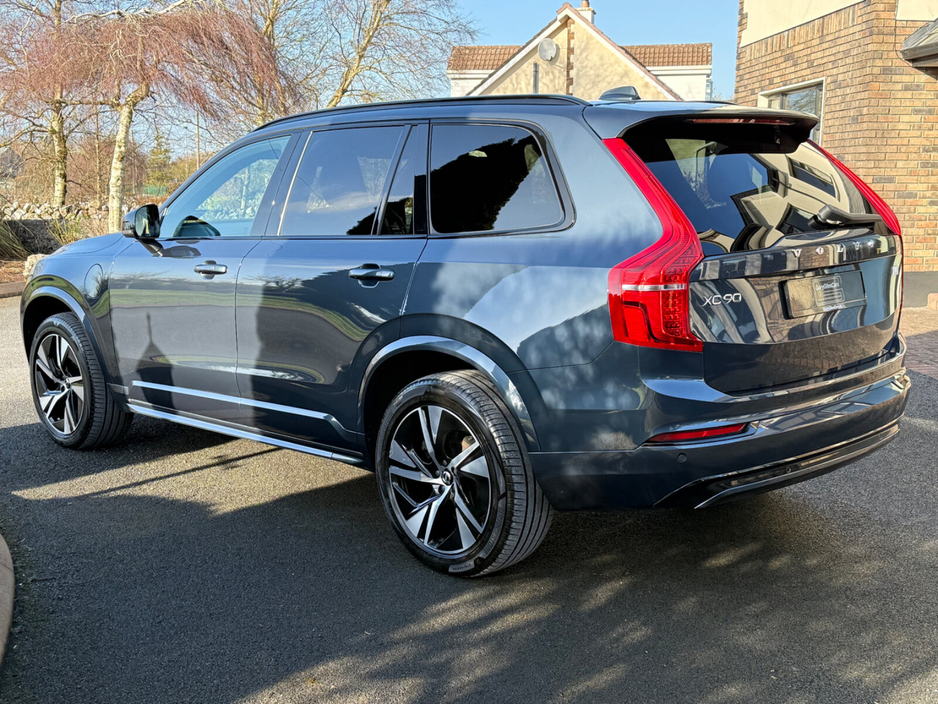2022 Volvo XC90 PHEV T8 (390hp) R-Design AWD €56,900
