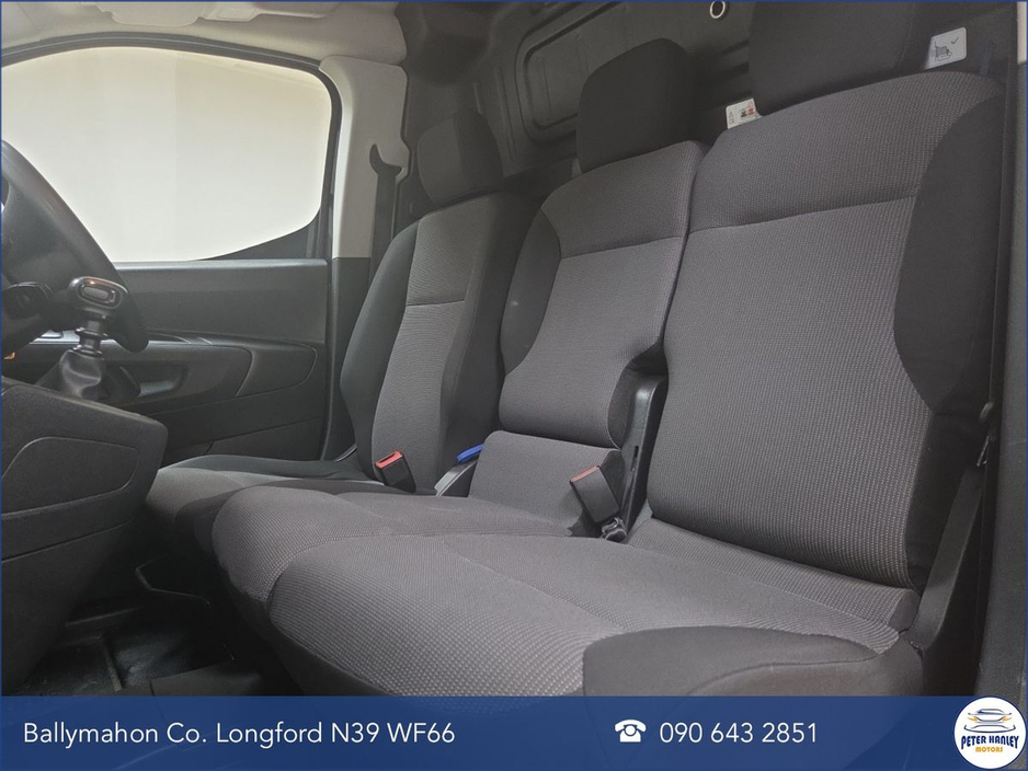2022 Citroen Berlingo - image 19