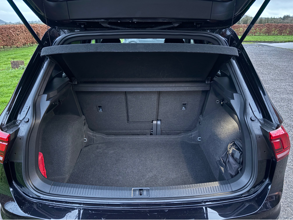 2024 Volkswagen Tiguan R-LINE 2.0 TDI AUTO 150HP BLACK EDITION €49,950