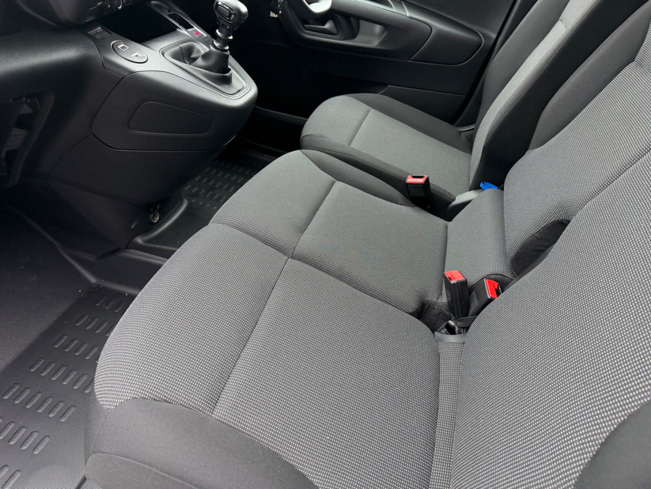 2026 Peugeot Partner - image 8