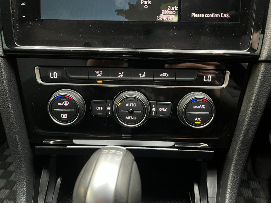 2017 Volkswagen Golf €17950! 2017 VOLKSWAGEN GOLF TSI HIGH LINE 1.4 AUTOMATIC / CRUISE CONTROL / REVERSE CAMERA / PADDLE SHIFTERS €17,950