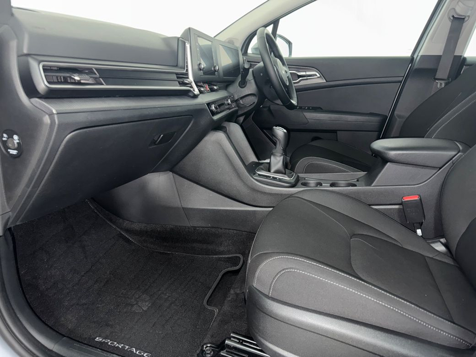 2024 Kia Sportage - image 3