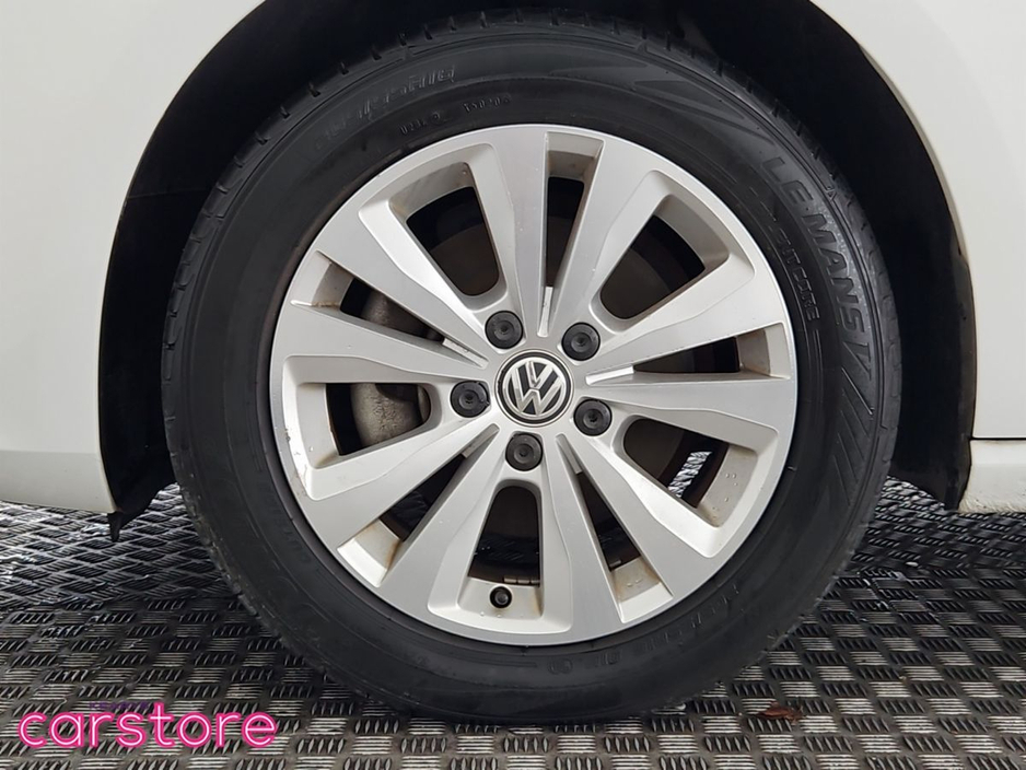 2016 Volkswagen Golf - image 14